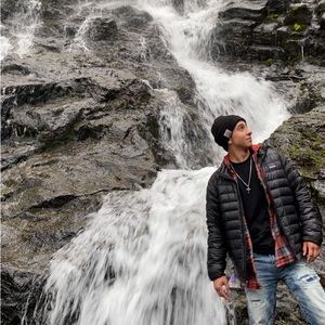 Meet your Posher, Christian